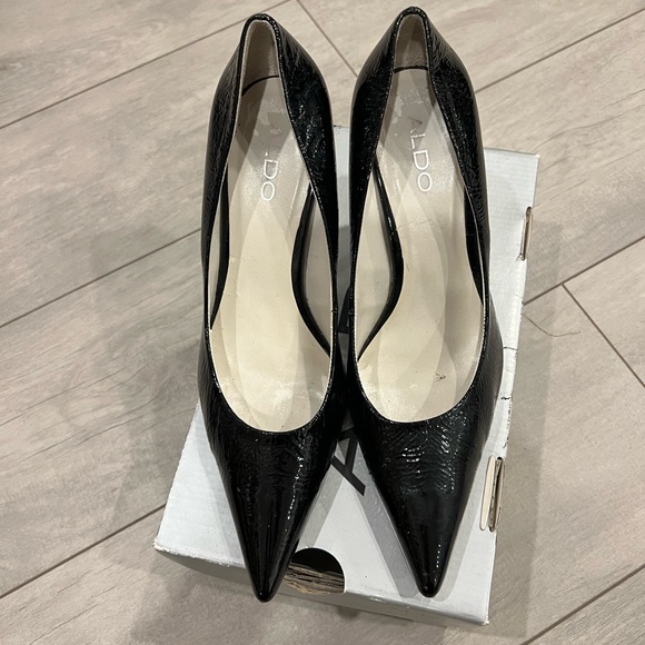 Black shiny leather Aldo heels - Picture 2 of 3